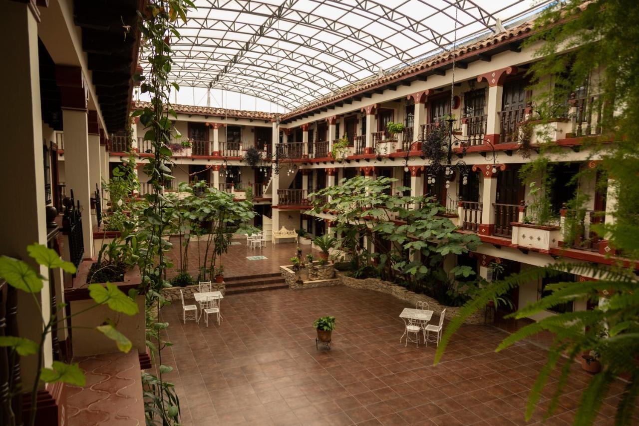 Hotel D'Monica San Cristóbal de Las Casas المظهر الخارجي الصورة